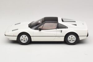 Ferrari 308 GTS Baltas MCG 1:18 MCG18664 Metalas - nuotrauka 3 iš 6