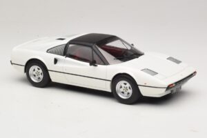 Ferrari 308 GTS Baltas MCG 1:18 MCG18664 Metalas - nuotrauka 4 iš 6