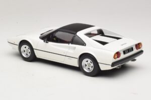 Ferrari 308 GTS Baltas MCG 1:18 MCG18664 Metalas - nuotrauka 5 iš 6
