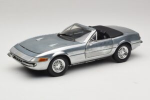 Ferrari 365 GTS Chrome Silver Hot Wheels 1:18 25738 Metalas