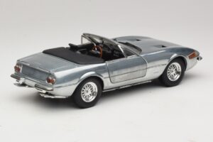 Ferrari 365 GTS Chrome Silver Hot Wheels 1:18 25738 Metalas - nuotrauka 3 iš 8
