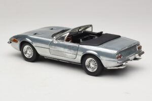 Ferrari 365 GTS Chrome Silver Hot Wheels 1:18 25738 Metalas - nuotrauka 7 iš 8