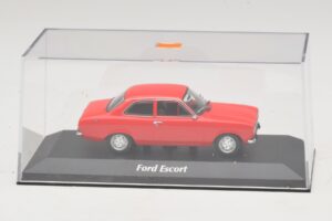 Ford Escort Mk1 Raudonas Maxichamps 1:43 940081001 Metalas - nuotrauka 4 iš 5