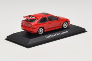 Ford Escort RS Cosworth Raudonas Maxichamps 1:43 940082100 Metalas - nuotrauka 2 iš 5