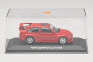 Ford Escort RS Cosworth Raudonas Maxichamps 1:43 940082100 Metalas - nuotrauka 4 iš 5