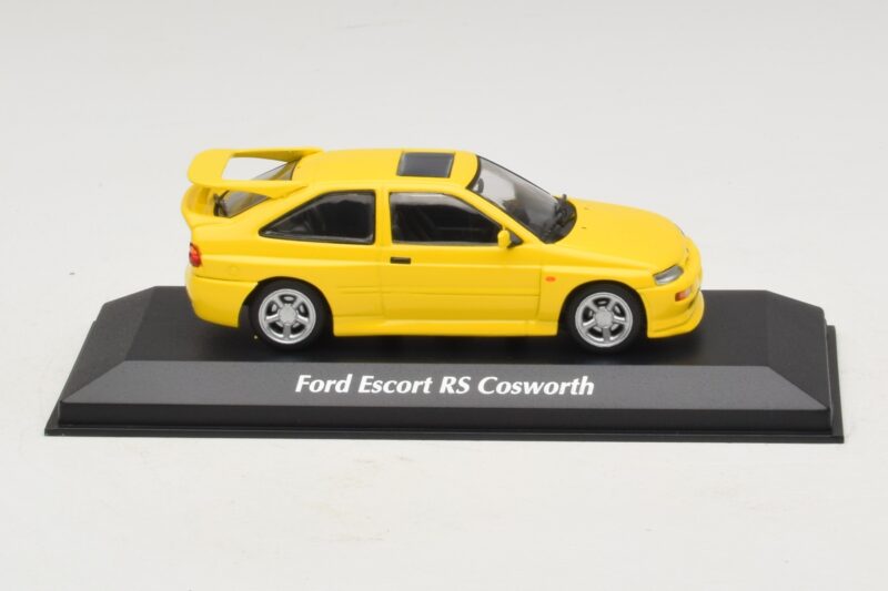 Ford Escort RS Cosworth Geltonas Maxichamps 1:43 940082101 Metalas