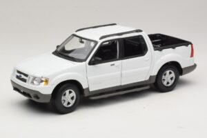 Ford Explorer Sport Trac Baltas Maisto 1:18 36891 Metalas