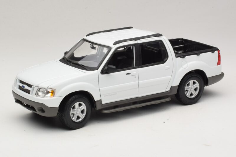 Ford Explorer Sport Trac Baltas Maisto 1:18 36891 Metalas