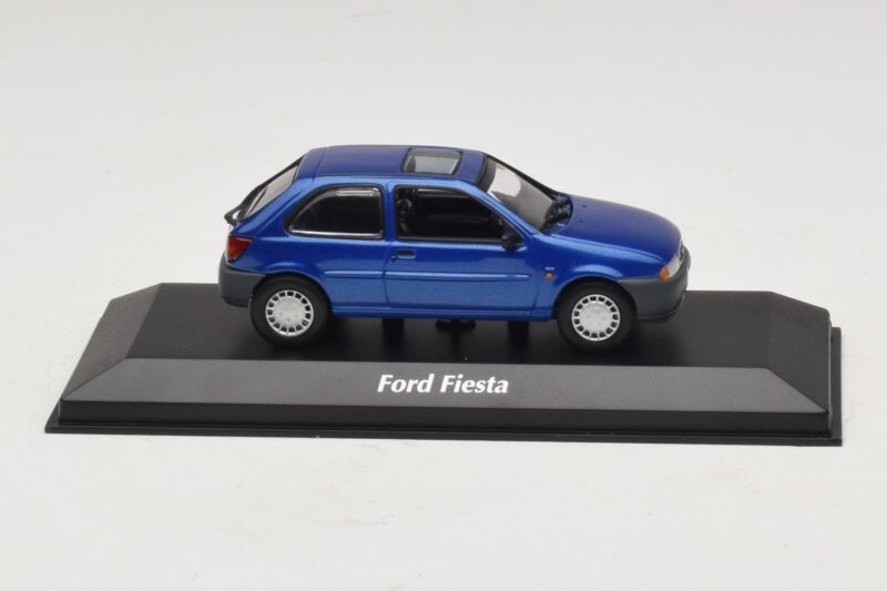 Ford Fiesta Mk4 Mėlyna Metalik Maxichamps 1:43 940085061 Metalas