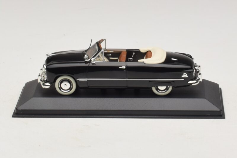 Ford FL Kabrioletas Juodas Minichamps 1:43 400082231 Metalas