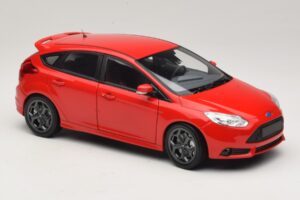 Ford Focus ST Mk2 Raudona Minichamps 1:18 110082002 Metalas - nuotrauka 6 iš 8