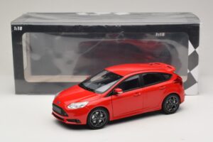 Ford Focus ST Mk2 Raudona Minichamps 1:18 110082002 Metalas - nuotrauka 8 iš 8