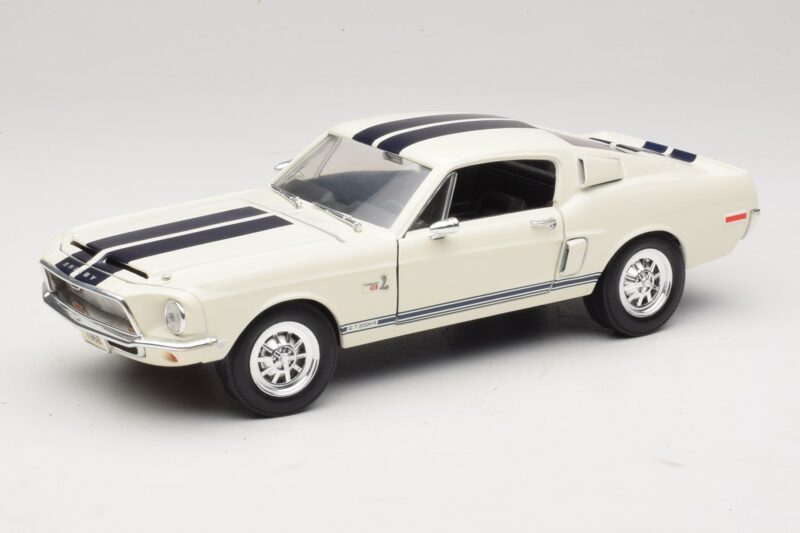 Ford Shelby GT500KR Baltas Road Legends 1:18 92168 Metalas
