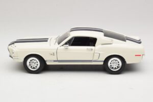 Ford Shelby GT500KR Baltas Road Legends 1:18 92168 Metalas - nuotrauka 4 iš 8
