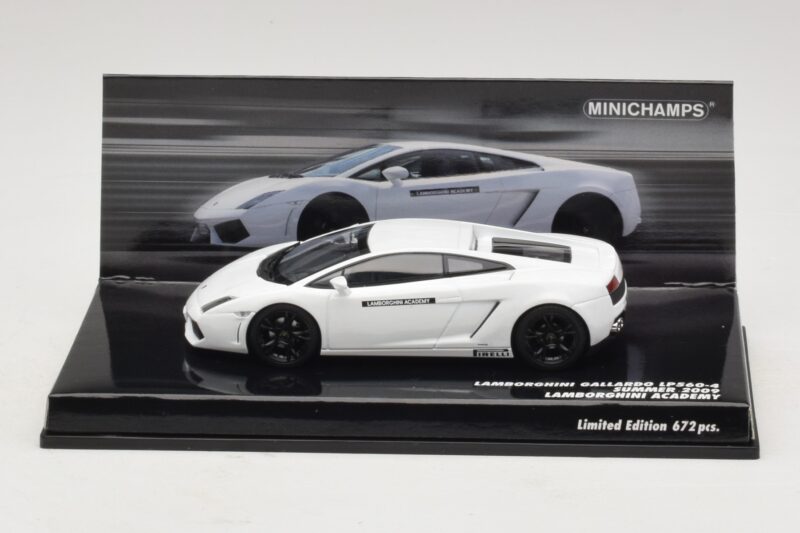 Lamborghini Gallardo LP560-4 Academy Baltas Minichamps 1:43 436103801 Metalas