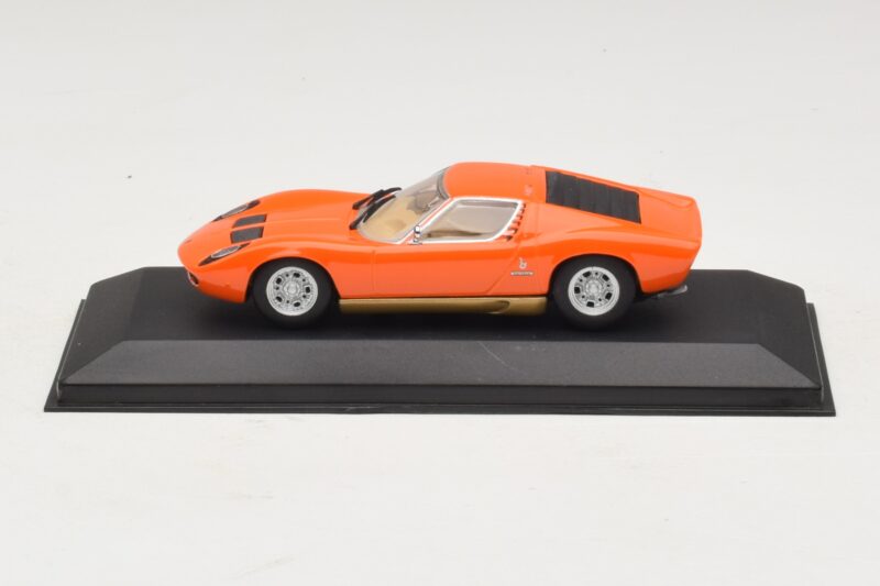 Lamborghini Miura P400 Oranžinė Minichamps 1:43 Lamborghini Miura P400 Oranžinė Minichamps 1:43 430103002 Metalas