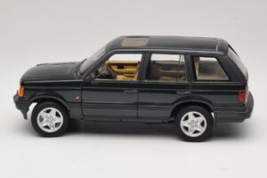 Land Rover Range Rover P38A 4.6 HSE Žalia Metalik AUTOart 1:18 70010 Metalas - nuotrauka 4 iš 8