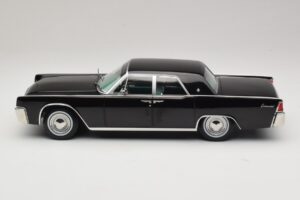 Lincoln Continental Juodas KK-Scale 1:18 KKDC181483 Metalas - nuotrauka 3 iš 6