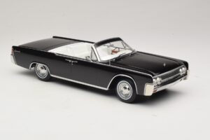 Lincoln Continental Convertible Juodas Bad Boys KK-Scale 1:18 KKDC181521 Metalas - nuotrauka 5 iš 7
