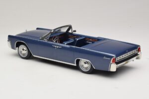 Lincoln Continental Convertible Mėlyna Metalik The Lincoln Lawyer KK-Scale 1:18 KKDC181522 Metalas - nuotrauka 6 iš 7