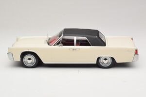 Lincoln Continental Convertible Baltas John F. Kennedy KK-Scale 1:18 KKDC181523 Metalas - nuotrauka 4 iš 7