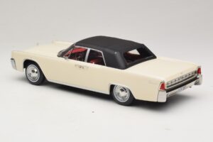 Lincoln Continental Convertible Baltas John F. Kennedy KK-Scale 1:18 KKDC181523 Metalas - nuotrauka 6 iš 7