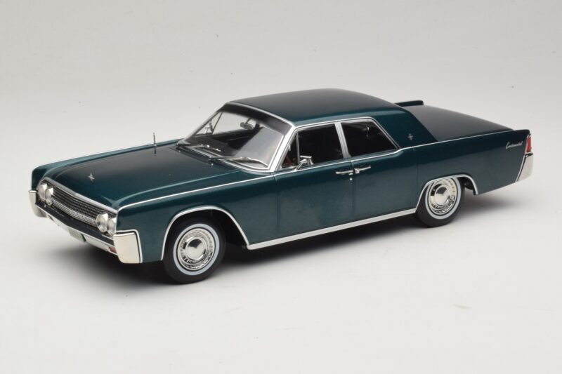 Lincoln Continental Tamsiai Žalia Metalik Matrix Reloaded & Revolutions KK-Scale 1:18 KKDC181481 Metalas