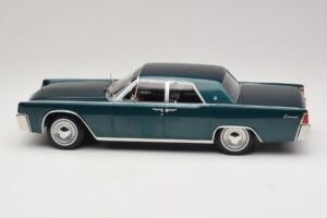 Lincoln Continental Tamsiai Žalia Metalik Matrix Reloaded & Revolutions KK-Scale 1:18 KKDC181481 Metalas - nuotrauka 3 iš 6