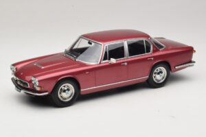 Maserati Quattroporte I Raudona Metalik KK-Scale 1:18 KKDC181512 Metalas