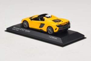McLaren 675LT Spider Volcano Yellow Minichamps 1:43 537154430 Metalas - nuotrauka 3 iš 5