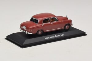 Mercedes 180 W120 Raudonas Maxichamps 1:43 940033101 Metalas - nuotrauka 2 iš 5