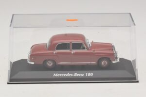 Mercedes 180 W120 Raudonas Maxichamps 1:43 940033101 Metalas - nuotrauka 4 iš 5
