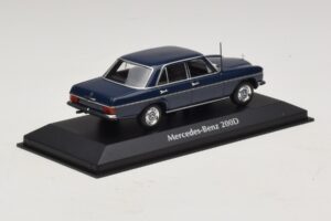 Mercedes 200D W115 Mėlynas Maxichamps 1:43 940034000 Metalas - nuotrauka 2 iš 5