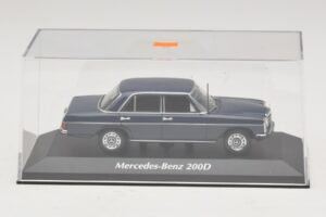Mercedes 200D W115 Mėlynas Maxichamps 1:43 940034000 Metalas - nuotrauka 4 iš 5