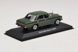 Mercedes 200D W115 Tamsiai Žalias Maxichamps 1:43 940034001 Metalas - nuotrauka 2 iš 5