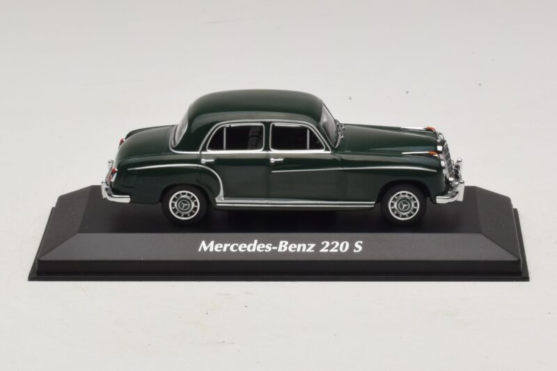 Mercedes 220 S W180 Tamsiai Žalias Maxichamps 1:43 Mercedes 220 S W180 Tamsiai Žalias Maxichamps 1:43 940033001 Metalas
