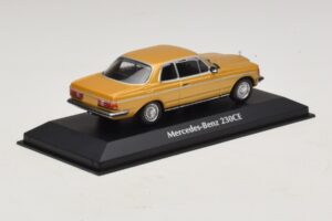 Mercedes 230 CE C123 Auksinė Metalik Maxichamps 1:43 940032220 Metalas - nuotrauka 2 iš 5