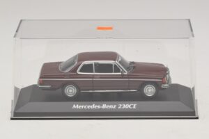 Mercedes 230 CE C123 Raudonas Maxichamps 1:43 940032221 Metalas - nuotrauka 4 iš 5
