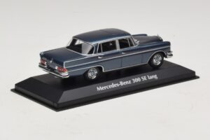 Mercedes 300 SE W112 Lang Mėlyna Metalik Maxichamps 1:43 940035200 Metalas - nuotrauka 2 iš 5