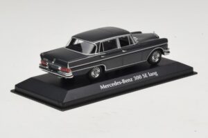 Mercedes 300 SE W112 Lang Tamsiai Pilkas Maxichamps 1:43 940035201 Metalas - nuotrauka 2 iš 5