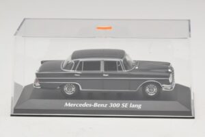 Mercedes 300 SE W112 Lang Tamsiai Pilkas Maxichamps 1:43 940035201 Metalas - nuotrauka 4 iš 5