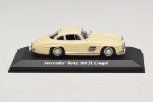 Mercedes 300 SL W198 Baltas Maxichamps 1:43 940039002 Metalas
