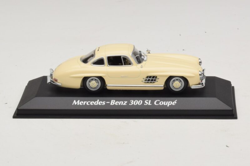 Mercedes 300 SL W198 Baltas Maxichamps 1:43 940039002 Metalas