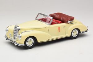 Mercedes 300S Kreminis Maisto 1:18 31806 Metalas