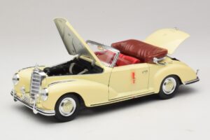 Mercedes 300S Kreminis Maisto 1:18 31806 Metalas - nuotrauka 2 iš 8