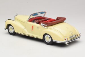 Mercedes 300S Kreminis Maisto 1:18 31806 Metalas - nuotrauka 7 iš 8