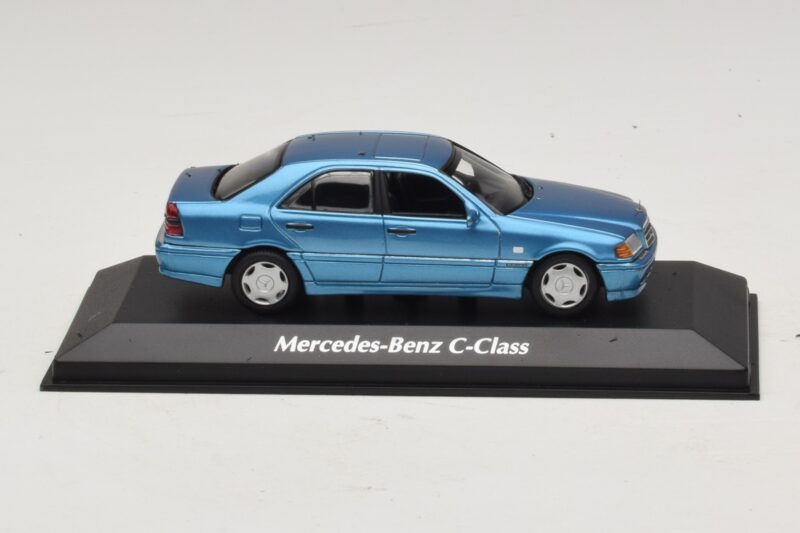 Mercedes C-Class W202 Mėlyna Metalik Maxichamps 1:43 940037060 Metalas