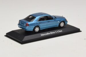 Mercedes C-Class W202 Mėlyna Metalik Maxichamps 1:43 940037060 Metalas - nuotrauka 2 iš 5