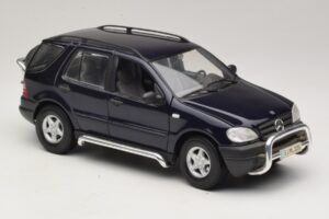 Mercedes ML320 W163 Mėlynas Maisto 1:18 31847 Metalas - nuotrauka 6 iš 8