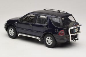 Mercedes ML320 W163 Mėlynas Maisto 1:18 31847 Metalas - nuotrauka 7 iš 8